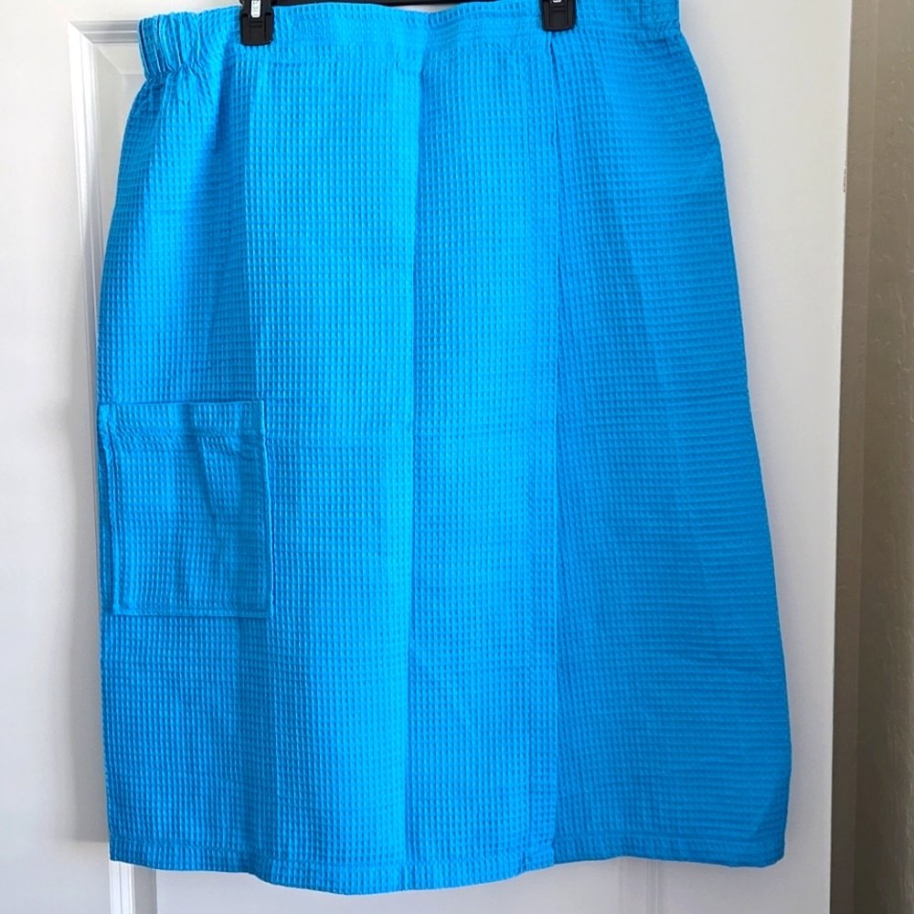 NWT, Women's Waffle Material Towel Wrap, size XXL,Blue